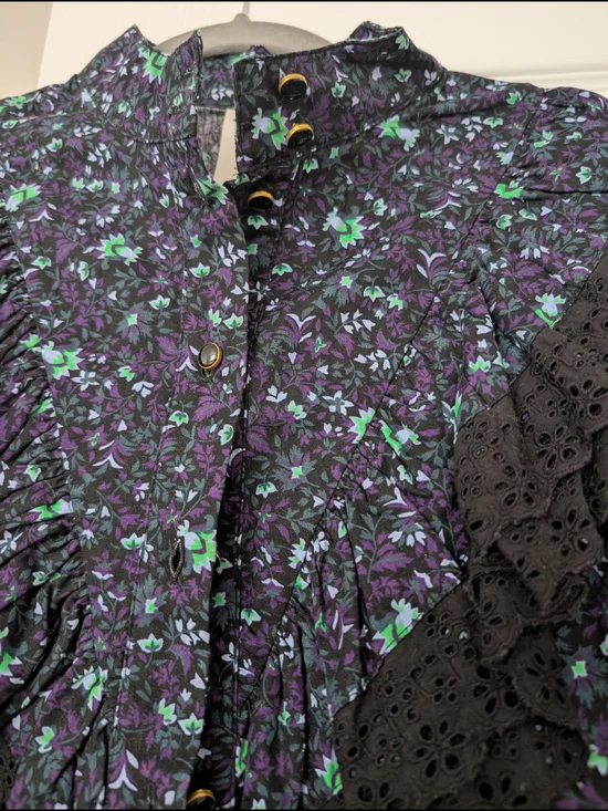 Women's Black Floral Button-Front Ruffle Blouse - Picture 2 of 5